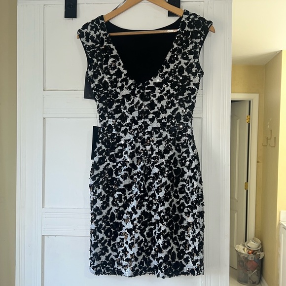 NWT Guess black & white sequin Dalmatian dress size 2 - Picture 4 of 4